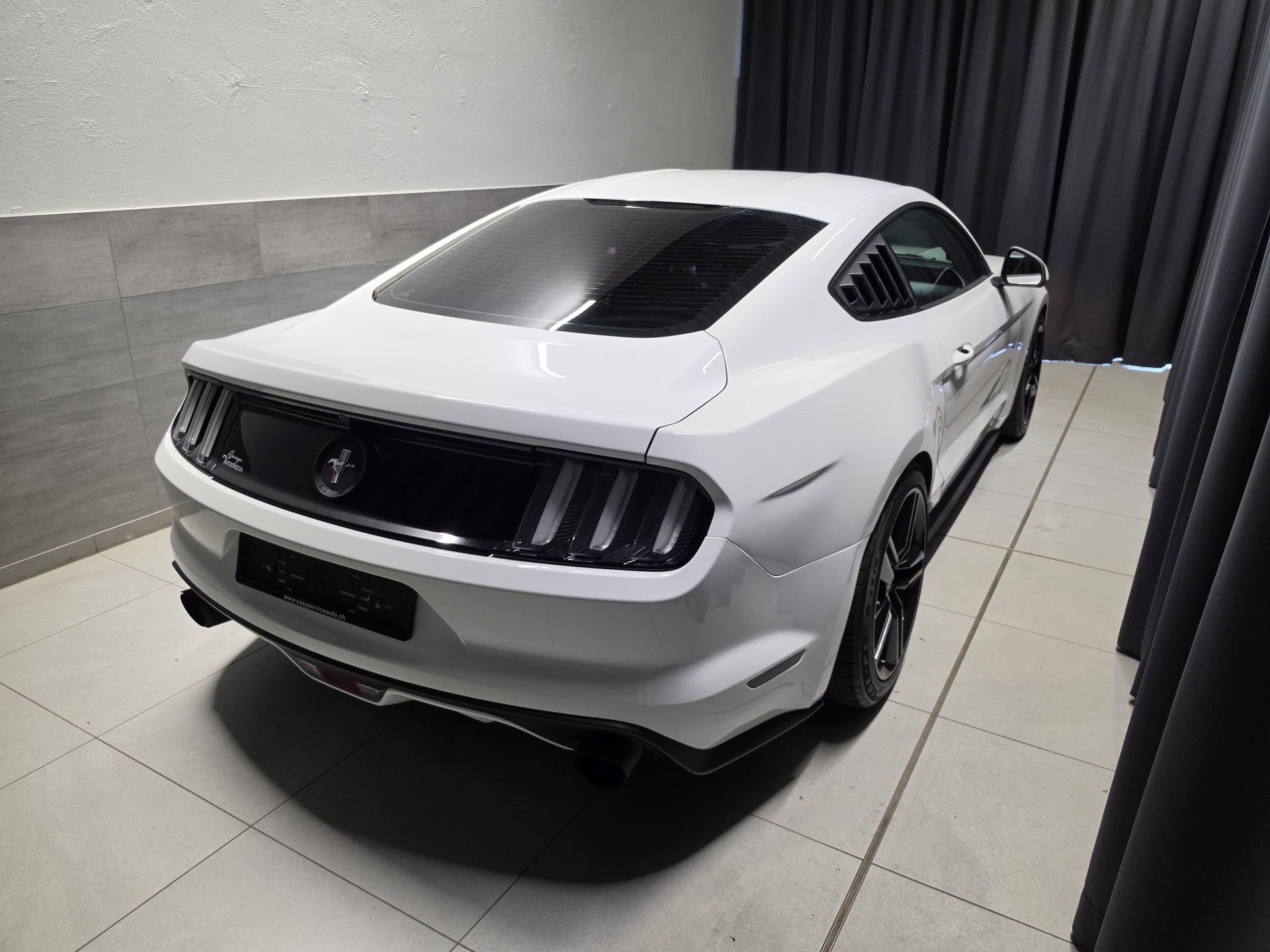 FORD Mustang Fastback 2.3 Automat (35)-image-1