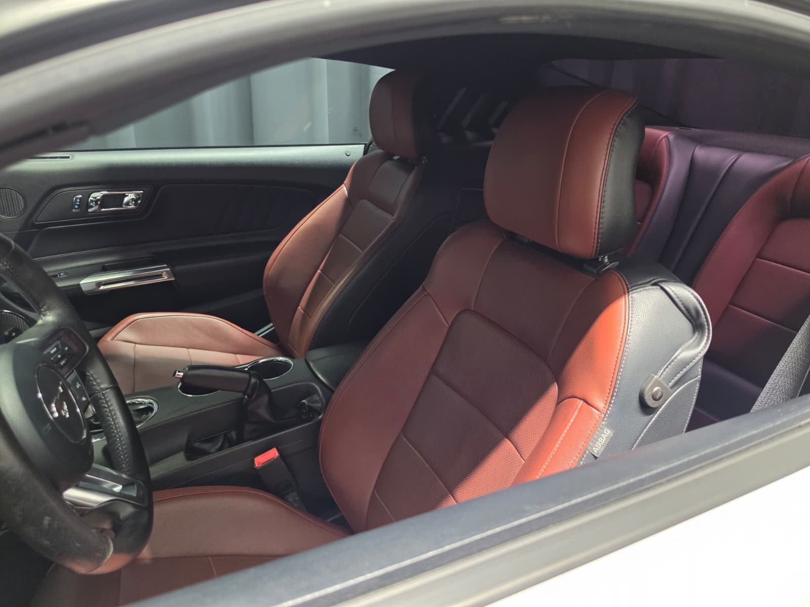 FORD Mustang Fastback 2.3 Automat (35)-image-6