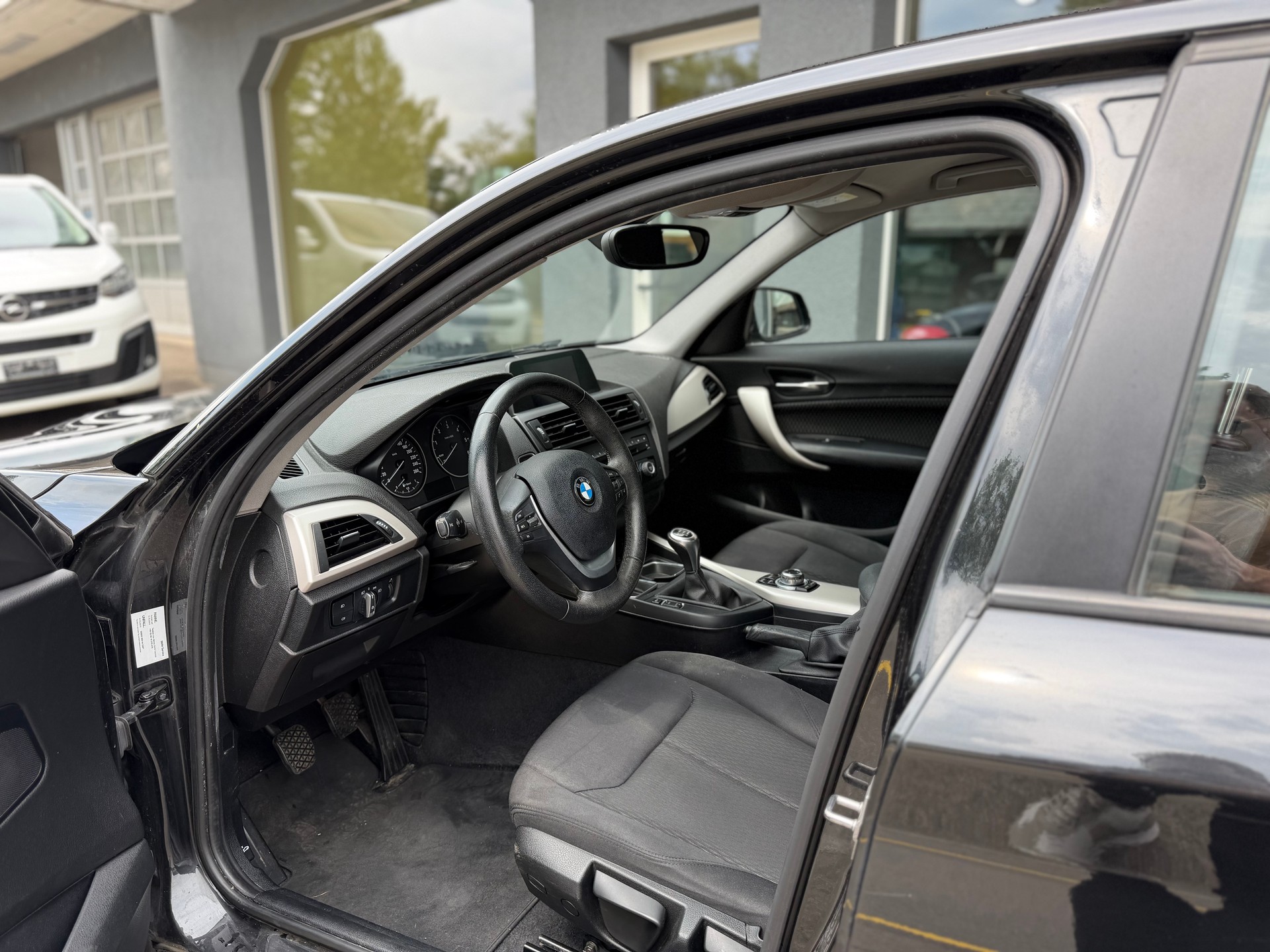 BMW 116d Efficient-Dynamics Edition Urban Line-image-7