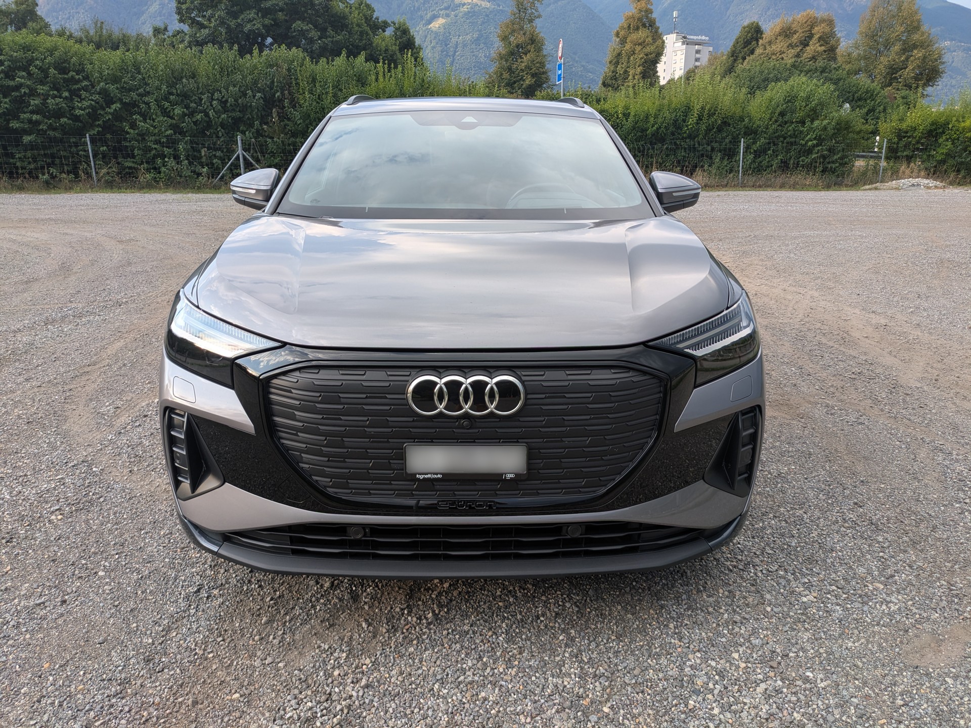 AUDI Q4 45 e-tron quattro-image-4