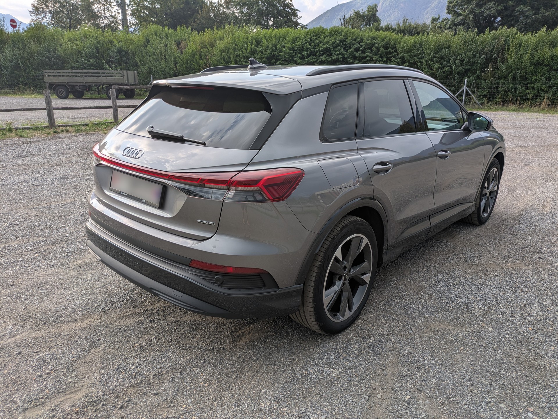 AUDI Q4 45 e-tron quattro-image-2