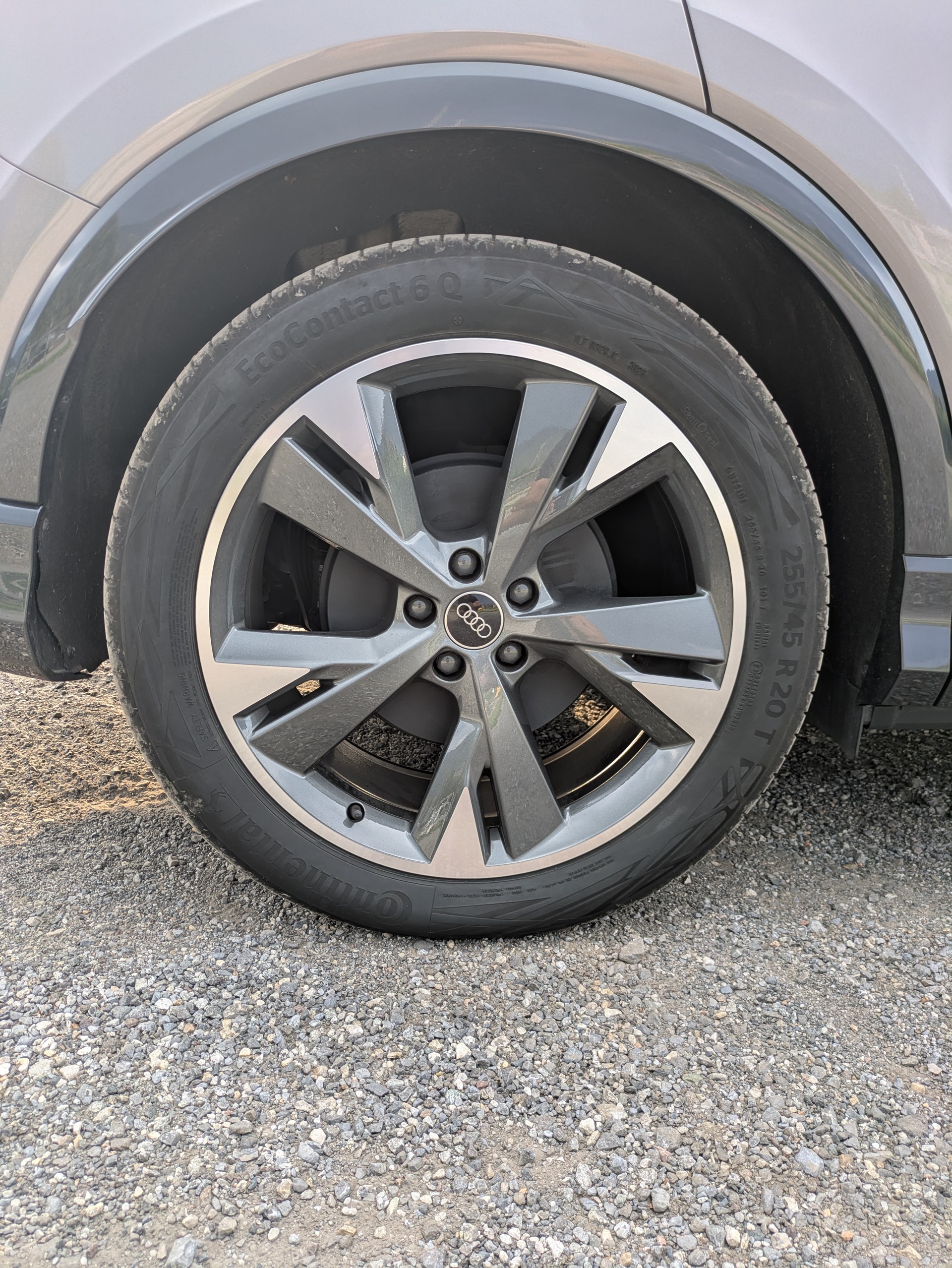 AUDI Q4 45 e-tron quattro-image-16