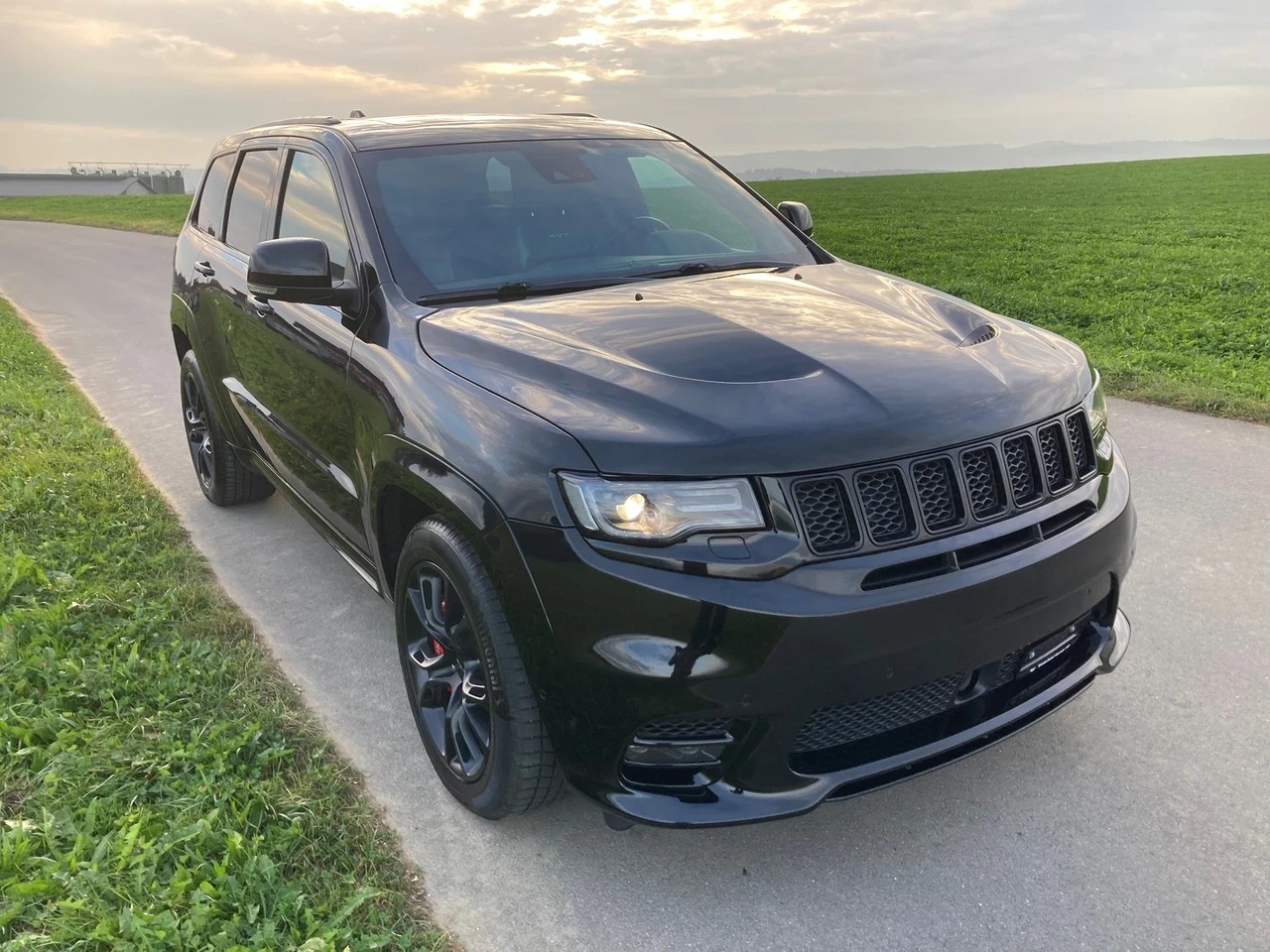 JEEP Grand Cherokee 6.4 V8 HEMI SRT8 Automatic-image-1