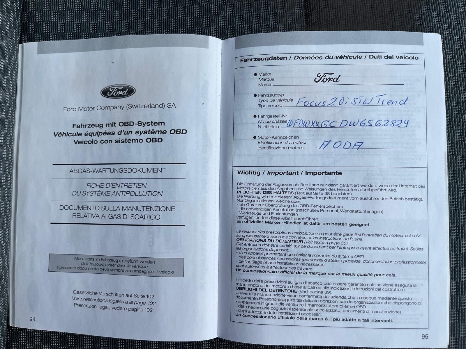 FORD Focus 2.0i 16V-image-12