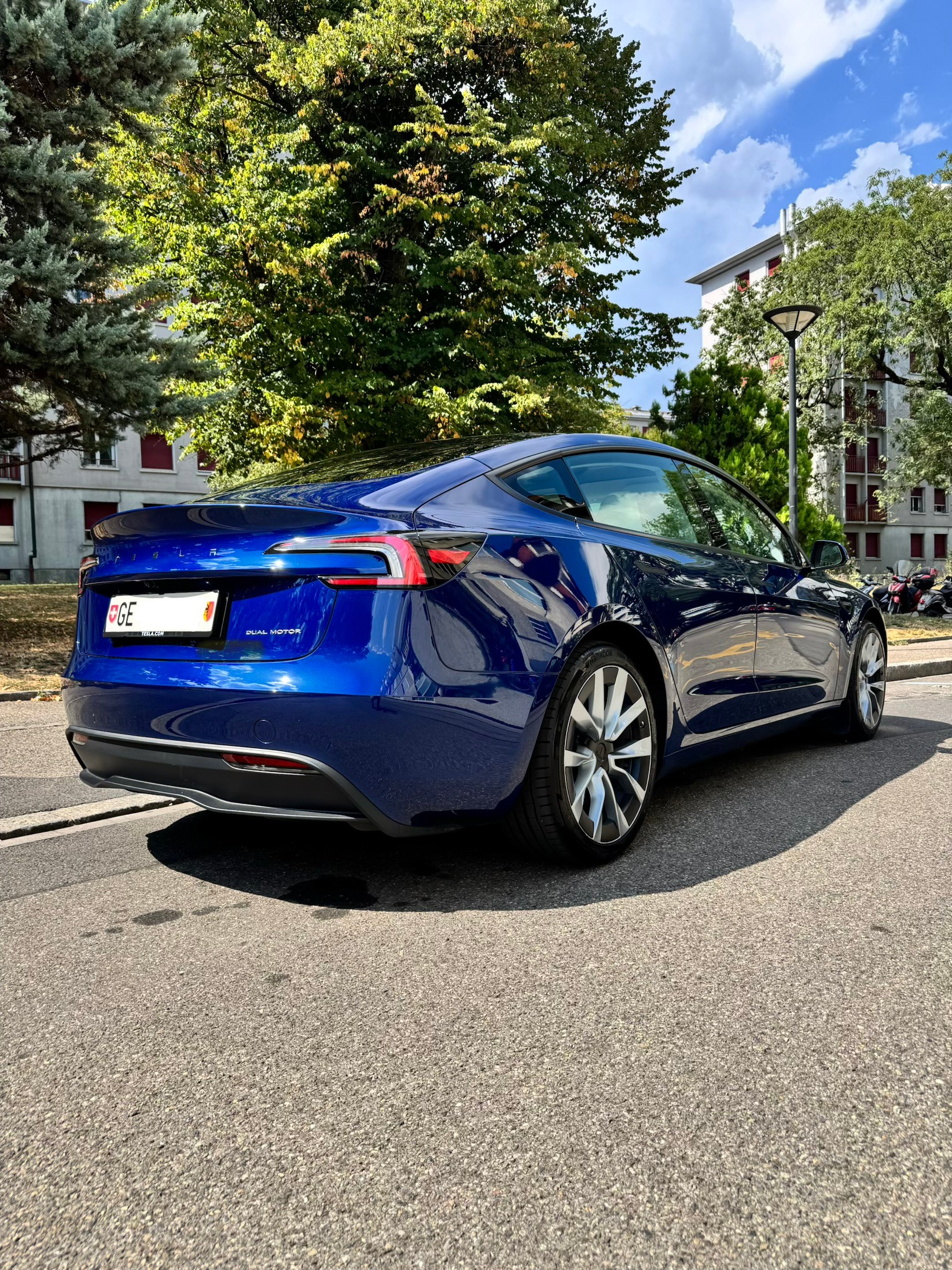 TESLA Long Range Dual Motor AWD-image-0