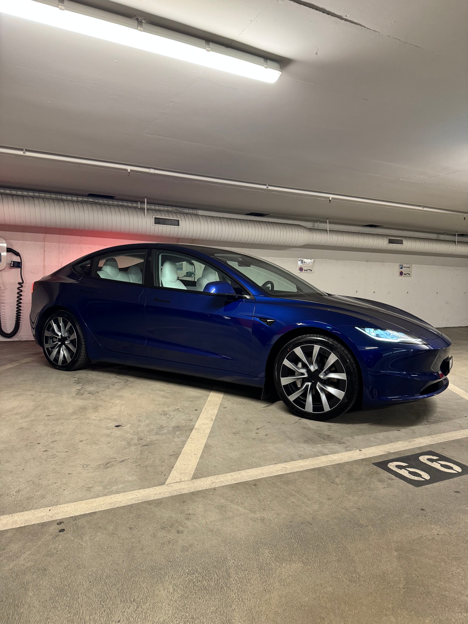 TESLA Long Range Dual Motor AWD-image-2