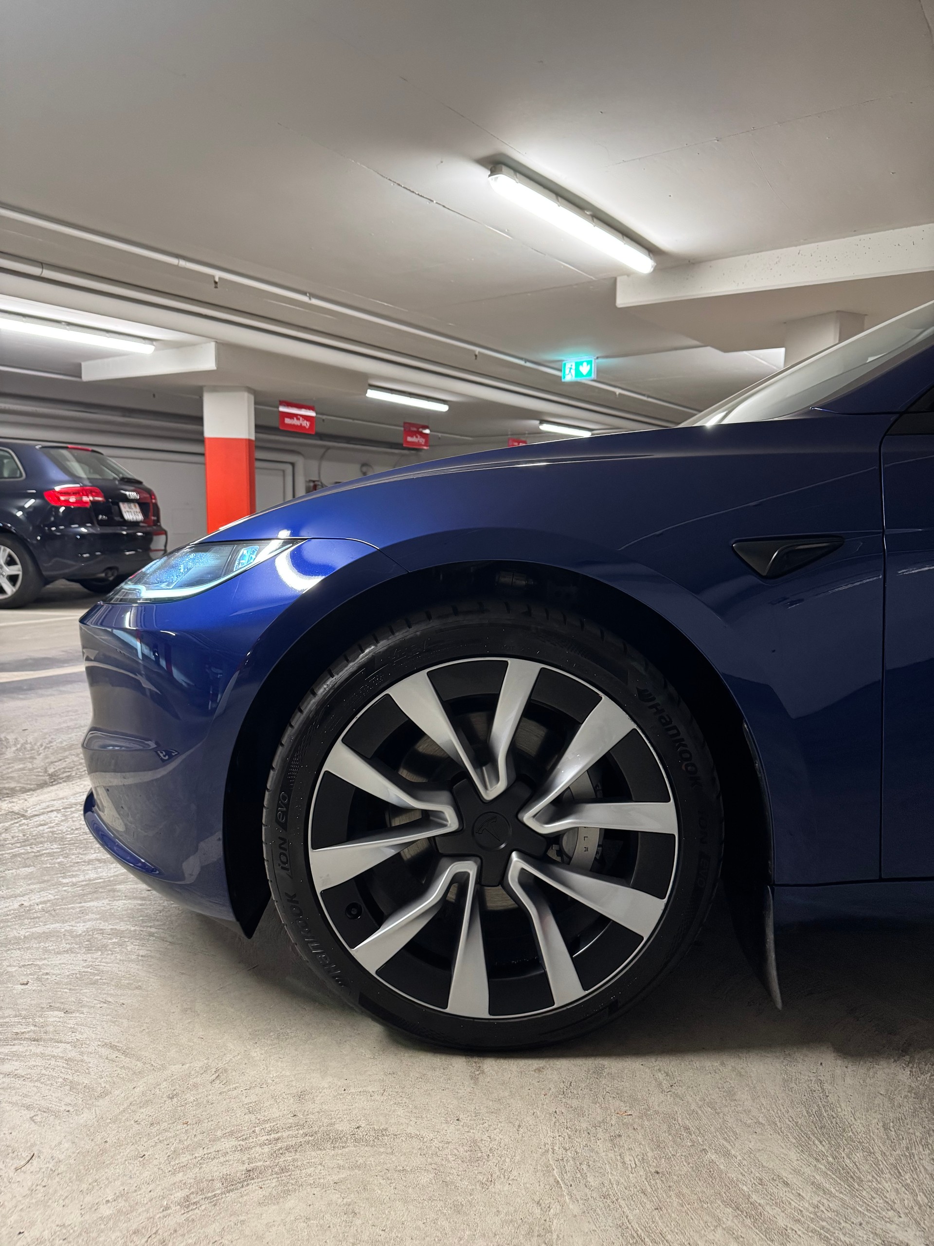 TESLA Long Range Dual Motor AWD-image-3