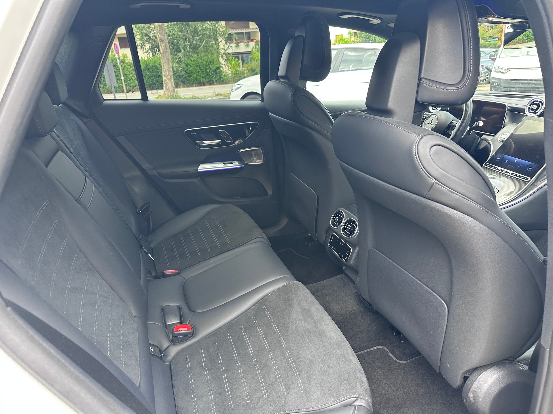 MERCEDES-BENZ GLC 400 e 4Matic 9G-Tronic-image-16