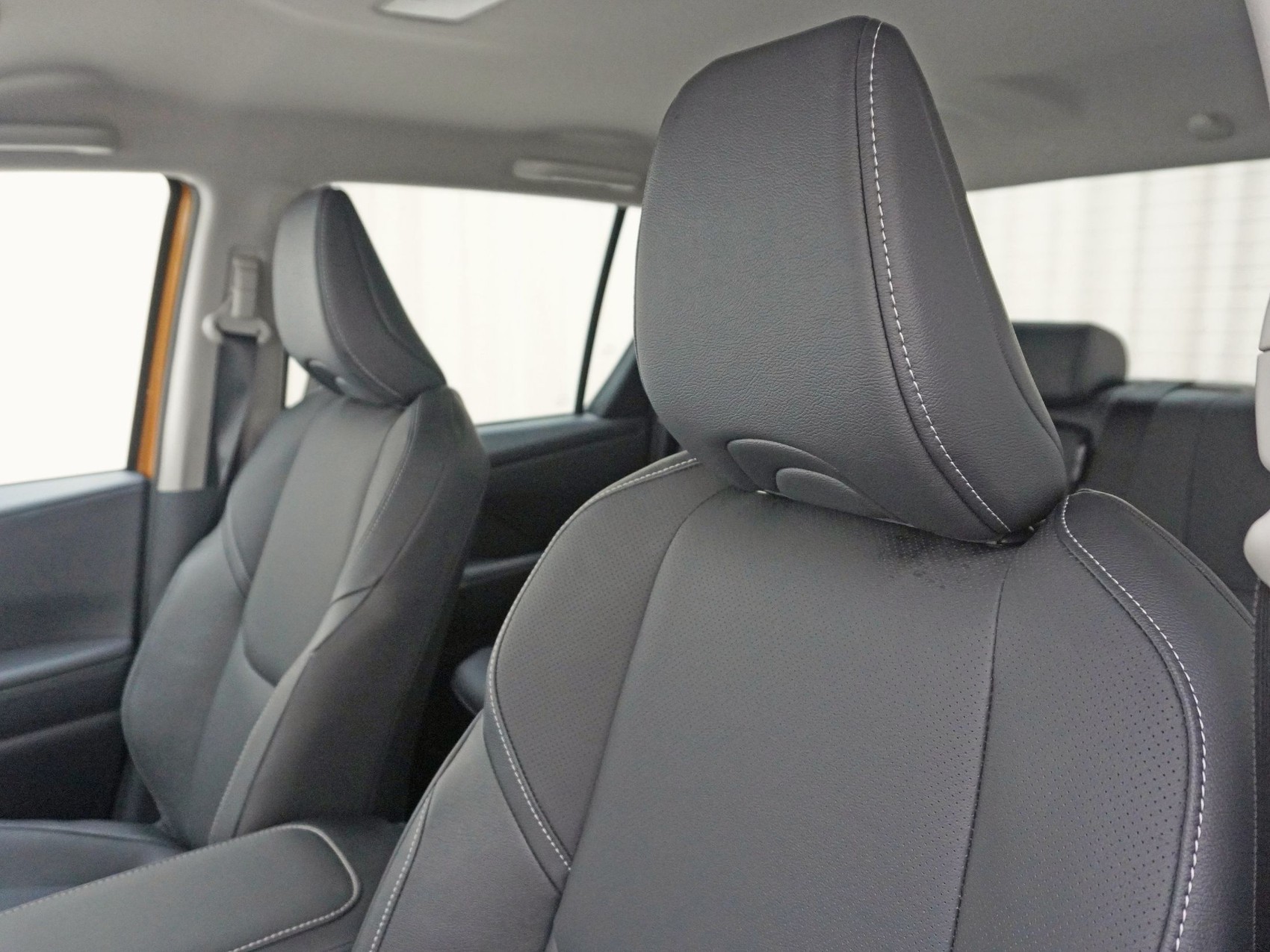 TOYOTA Hilux Double Cab.-Pick-up 2.8 D-4D MHEV 204 Invincible-image-10