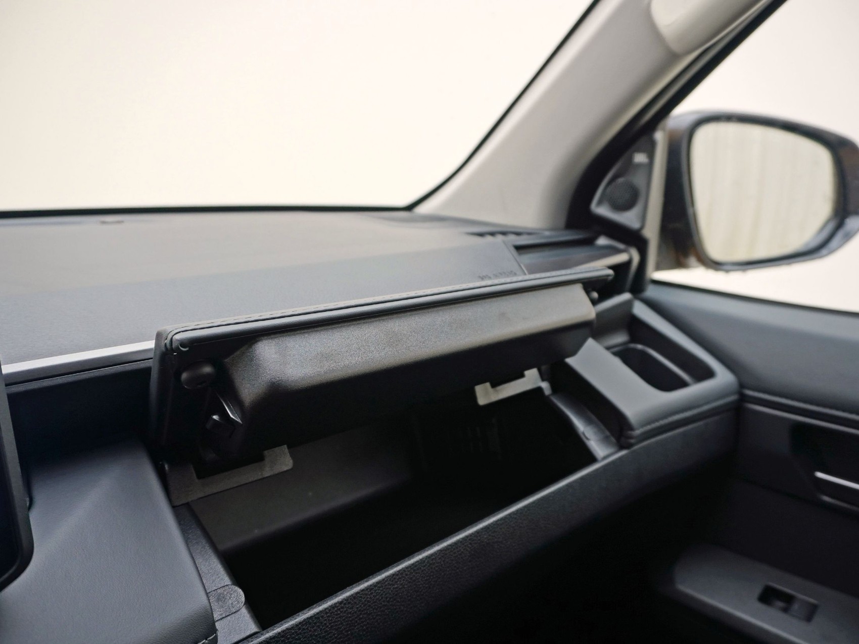 TOYOTA Hilux Double Cab.-Pick-up 2.8 D-4D MHEV 204 Invincible-image-22