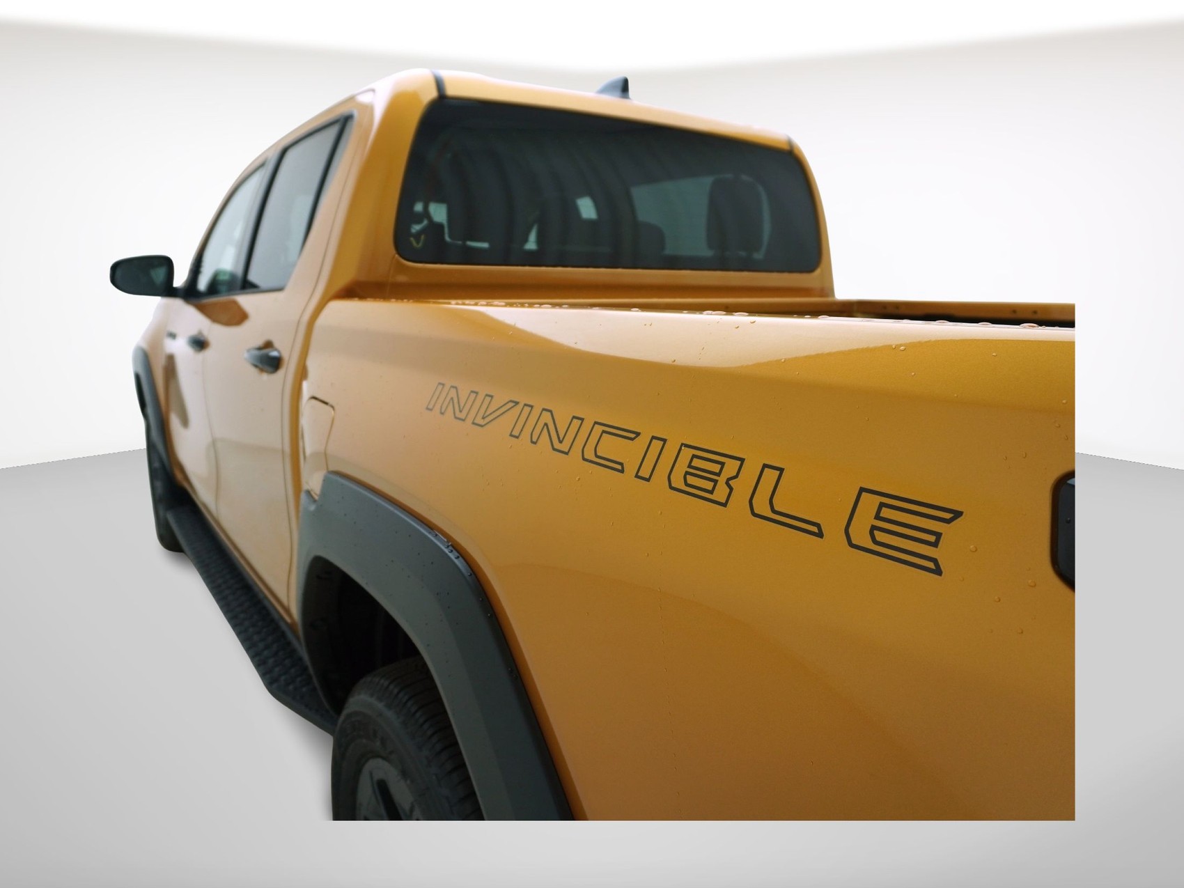 TOYOTA Hilux Double Cab.-Pick-up 2.8 D-4D MHEV 204 Invincible-image-3