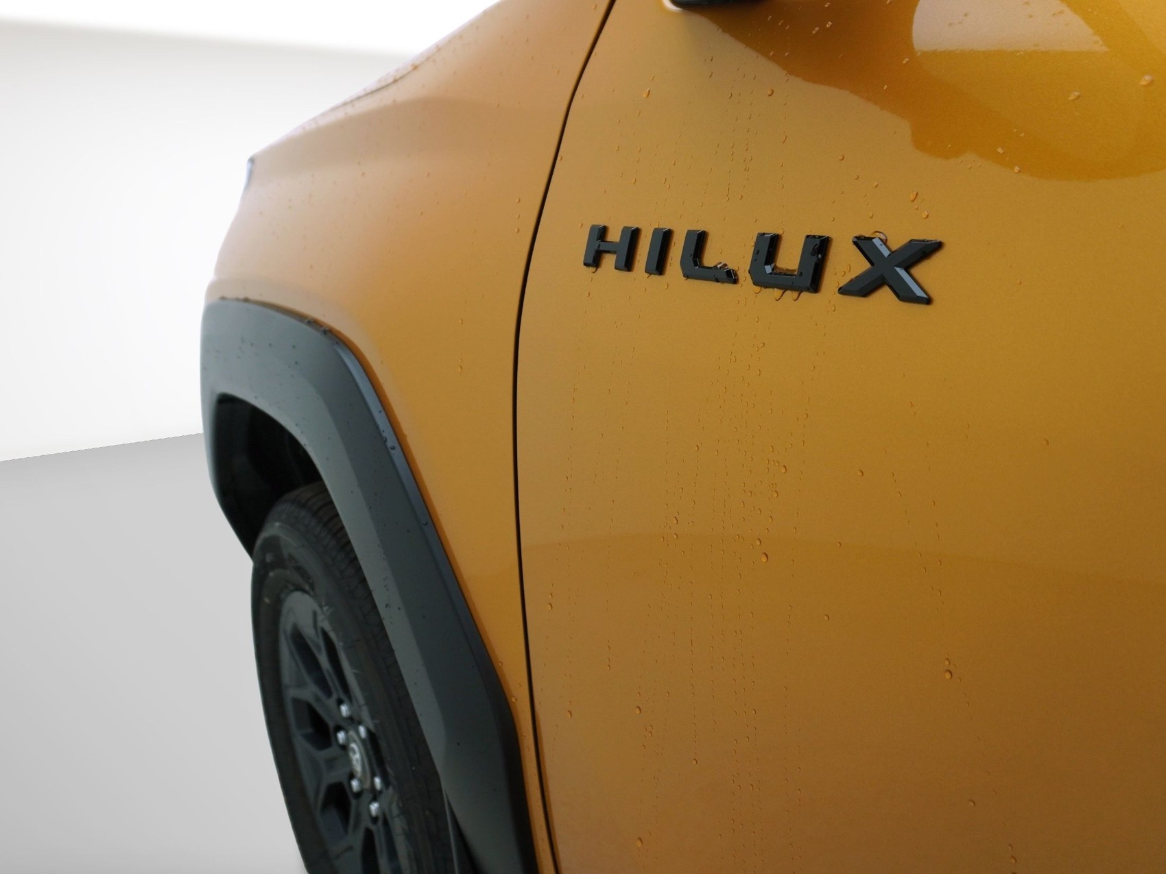 TOYOTA Hilux Double Cab.-Pick-up 2.8 D-4D MHEV 204 Invincible-image-8