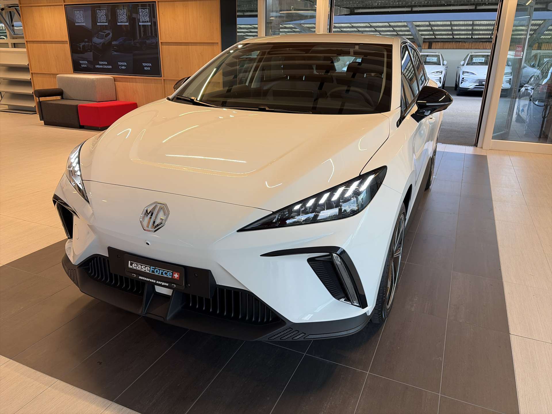 MG 4 EV 64kWh Premium Facelift Automat-image-0