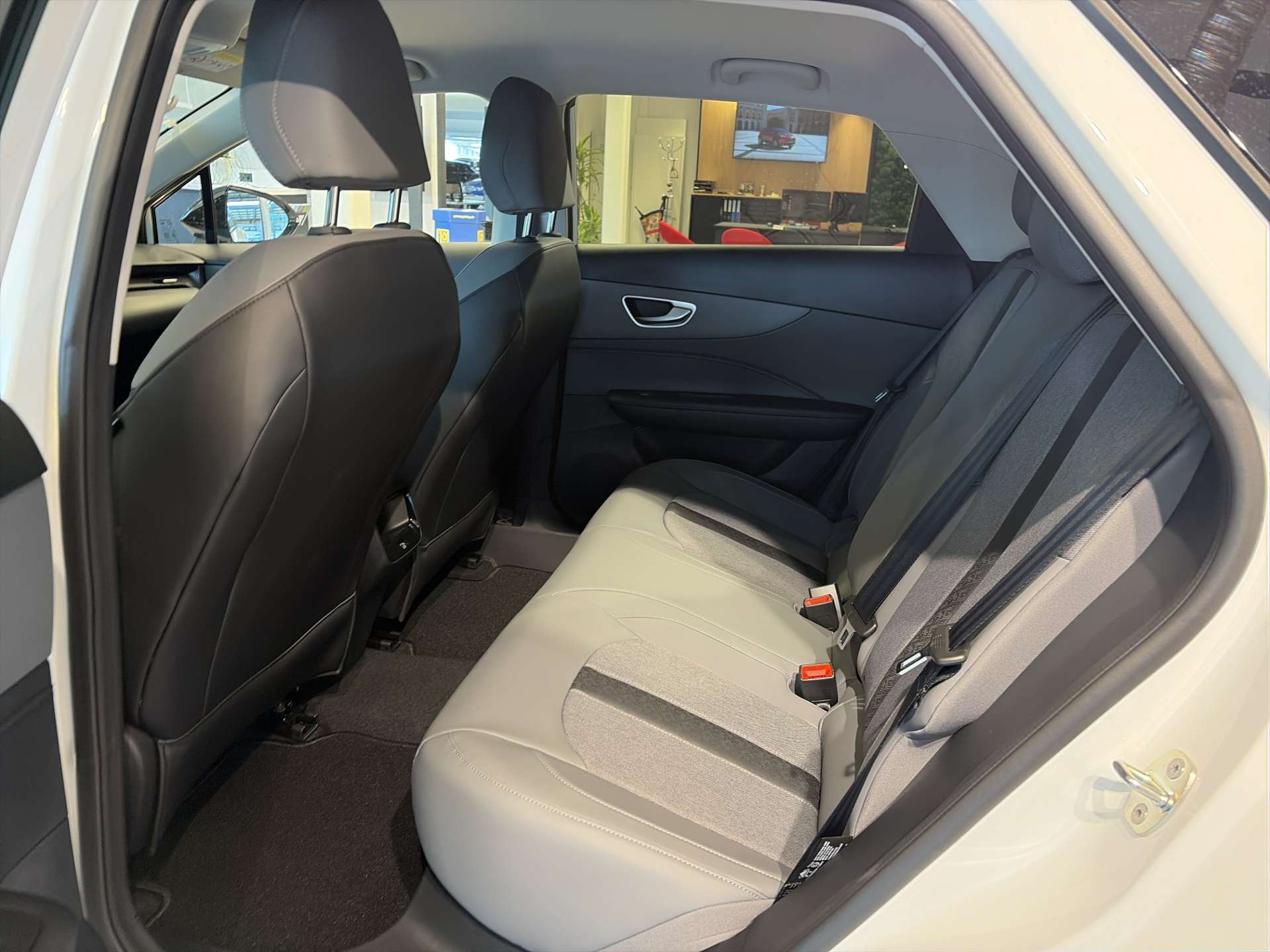 MG 4 EV 64kWh Premium Facelift Automat-image-6