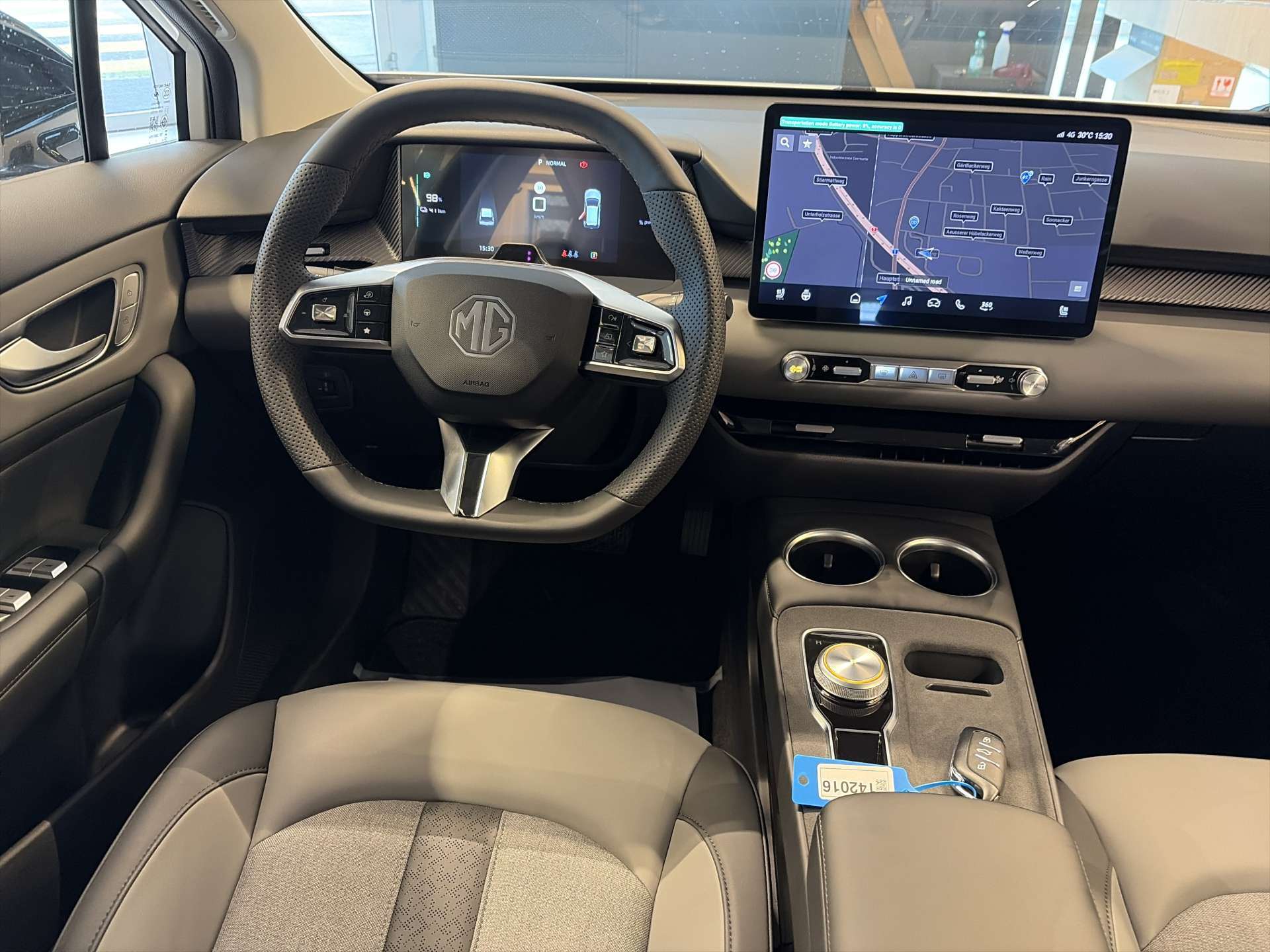 MG 4 EV 64kWh Premium Facelift Automat-image-4