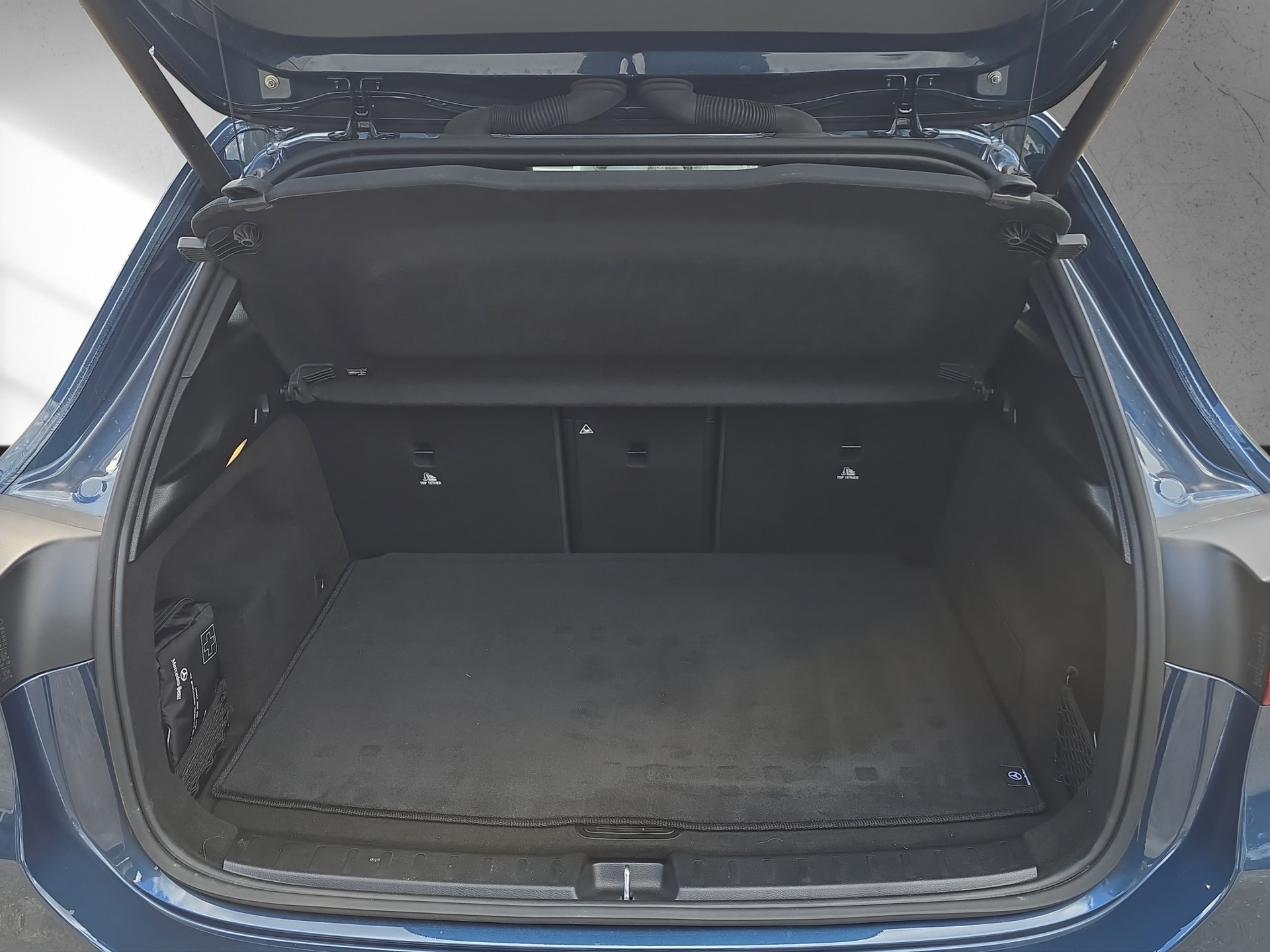 MERCEDES-BENZ GLA 200 4Matic AMG Line 8G-DCT-image-8