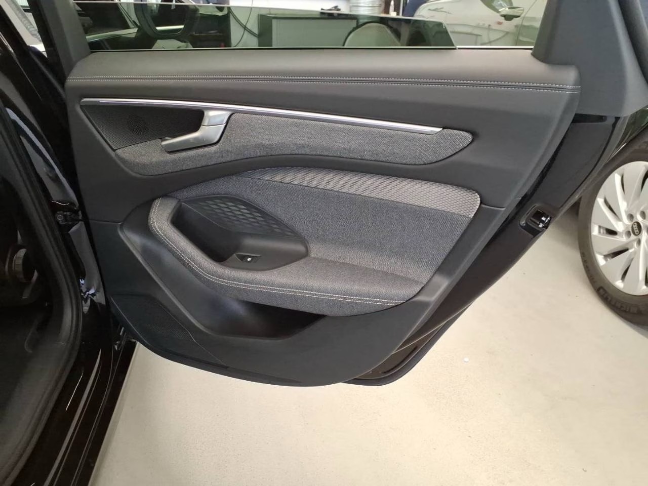 AUDI A6 Avant e-hybrid quattro 220 kW *Neues A6 Modell,5-Jahre Werksgarantie*-image-15
