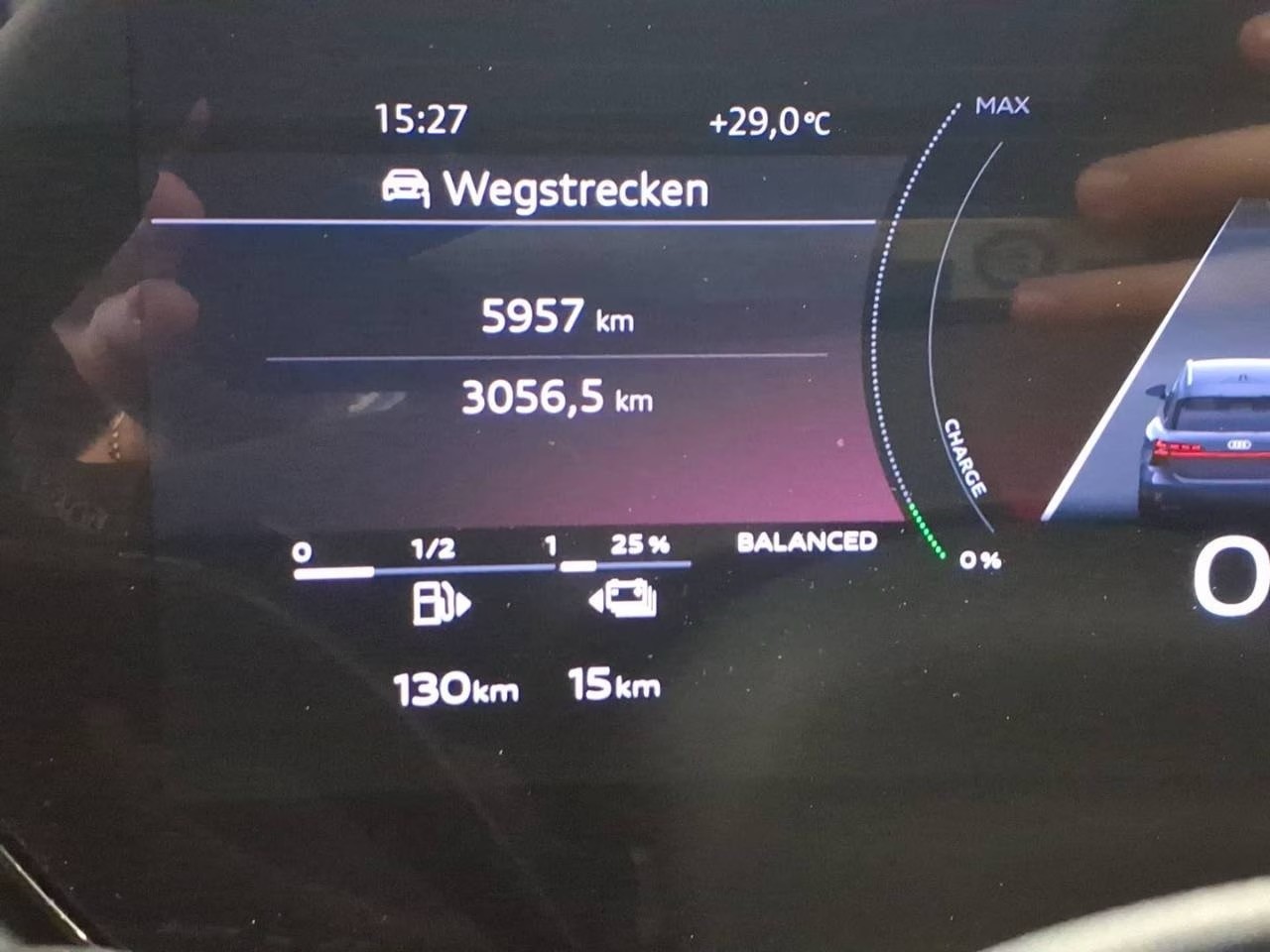 AUDI A6 Avant e-hybrid quattro 220 kW *Neues A6 Modell,5-Jahre Werksgarantie*-image-10