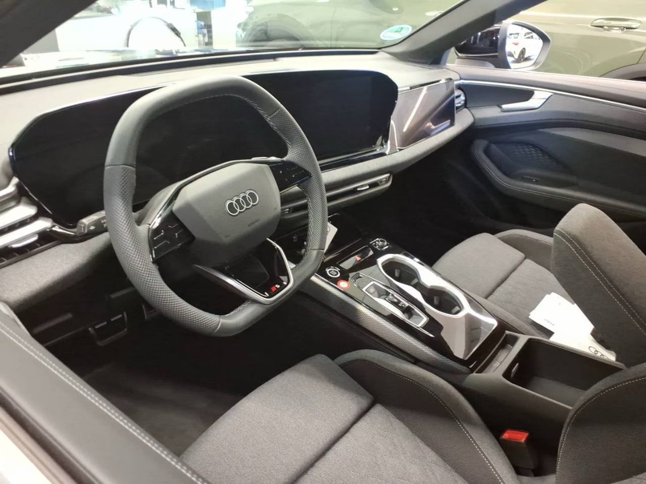 AUDI A6 Avant e-hybrid quattro 220 kW *Neues A6 Modell,5-Jahre Werksgarantie*-image-4