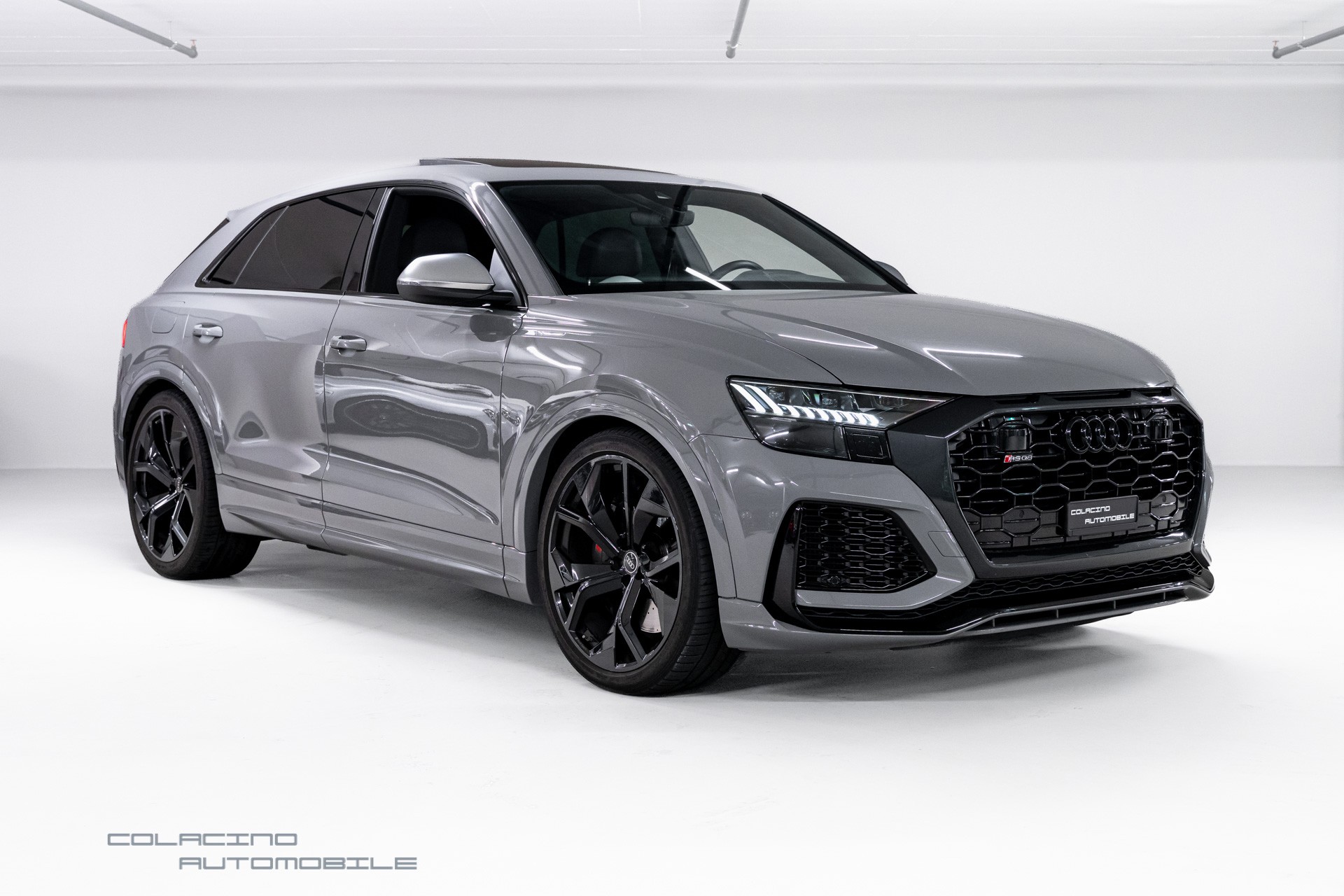 AUDI RSQ8 quattro tiptronic-showroom-element-2