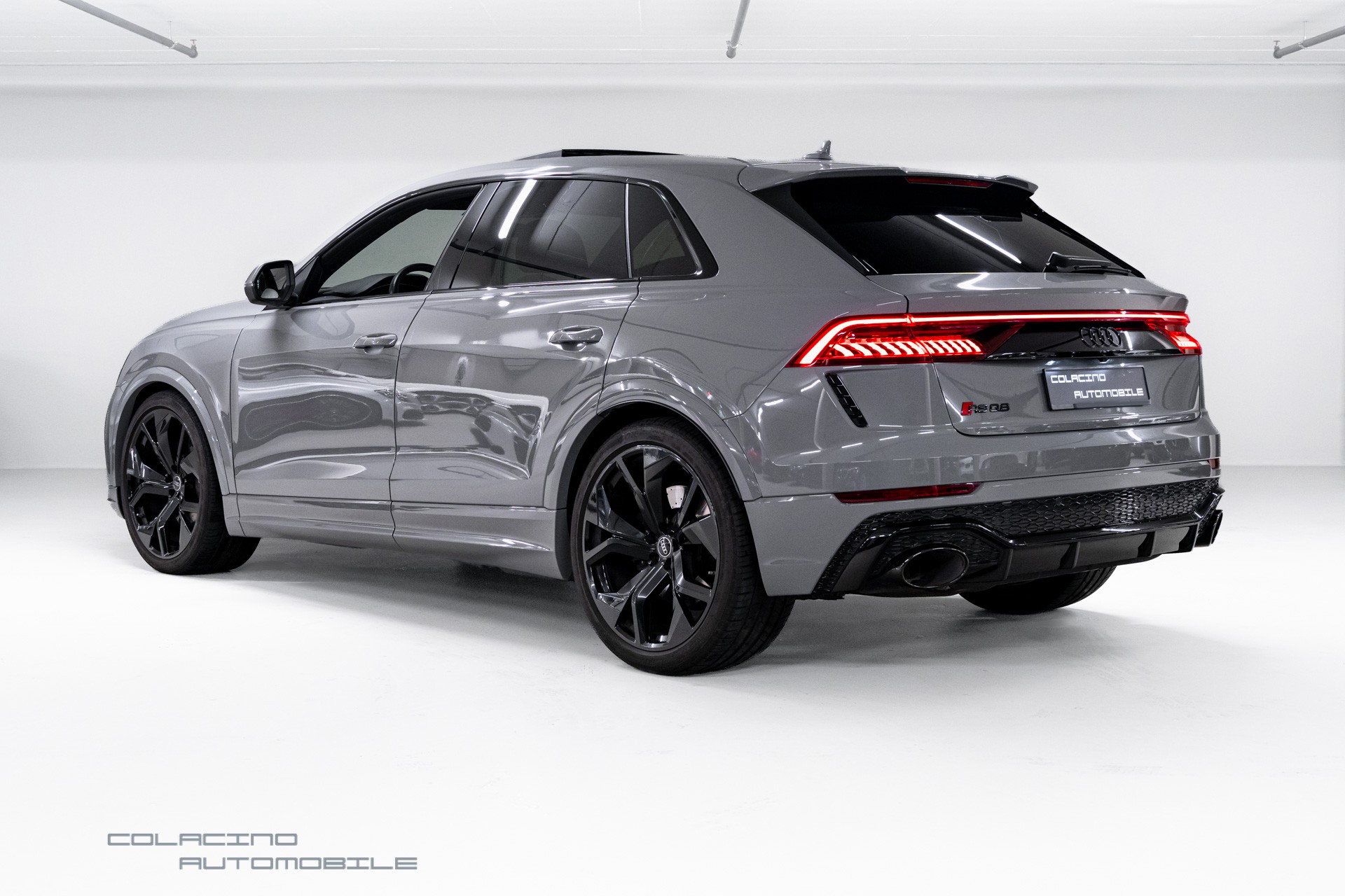 AUDI RSQ8 quattro tiptronic-showroom-element-3