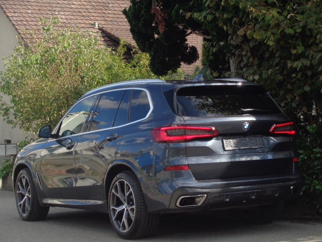 BMW X5 xDrive M50d Steptronic-image-2