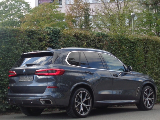 BMW X5 xDrive M50d Steptronic-image-15
