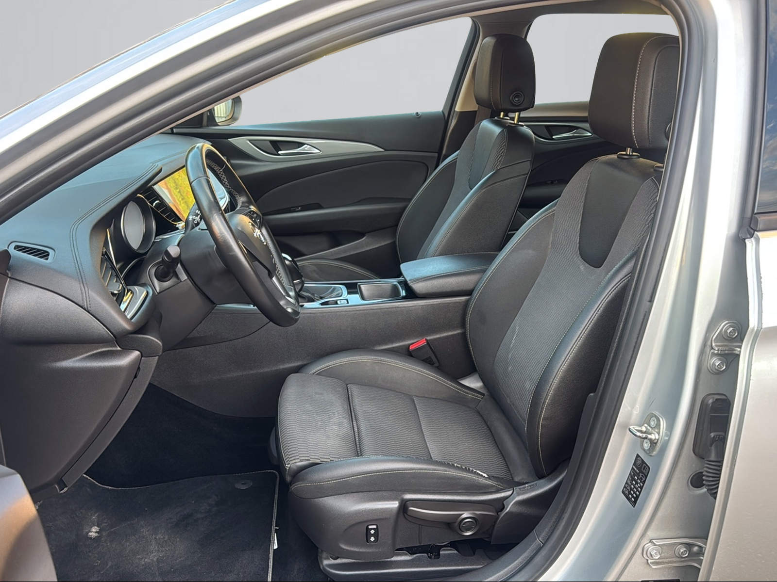 OPEL Insignia 2.0 CDTI Sports Tourer Edition 4WD-image-9