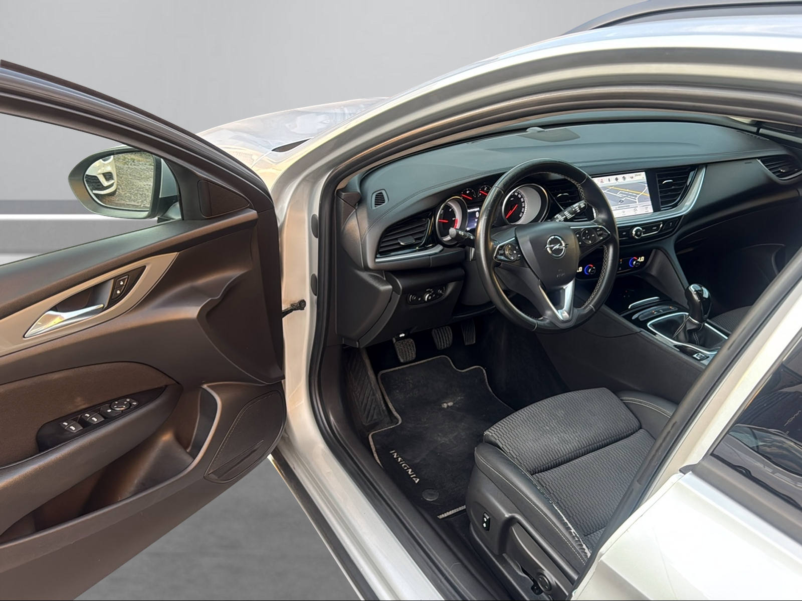 OPEL Insignia 2.0 CDTI Sports Tourer Edition 4WD-image-10