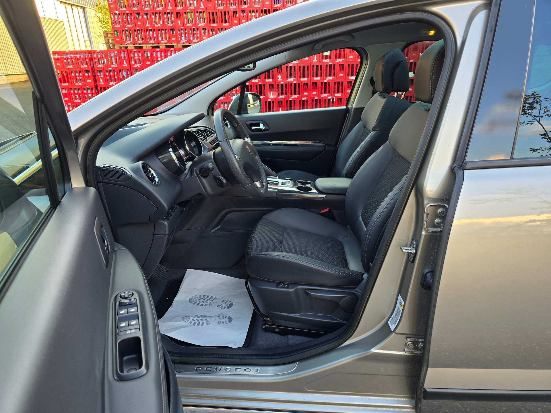 PEUGEOT 3008 1.6 16V T Platinum Tiptronic-image-13