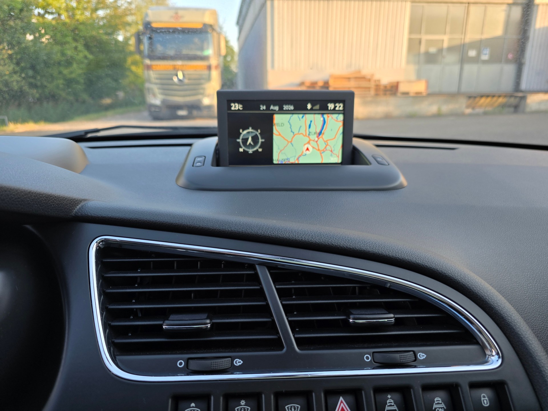 PEUGEOT 3008 1.6 16V T Platinum Tiptronic-image-24