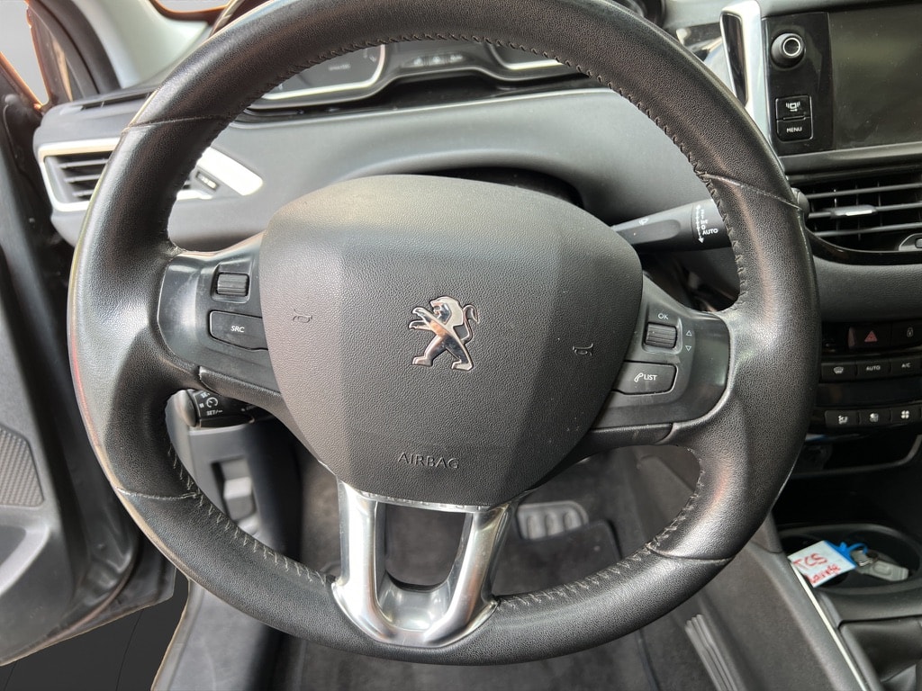 PEUGEOT 208 1.6 VTI Intuitive-image-15