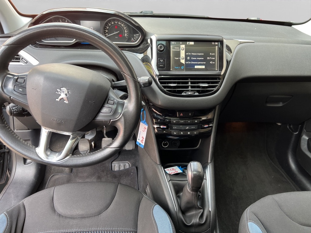 PEUGEOT 208 1.6 VTI Intuitive-image-12