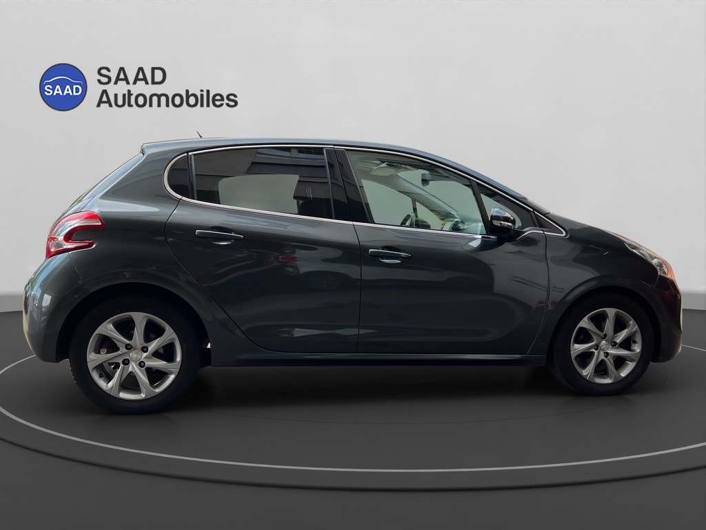 PEUGEOT 208 1.6 VTI Intuitive-image-6