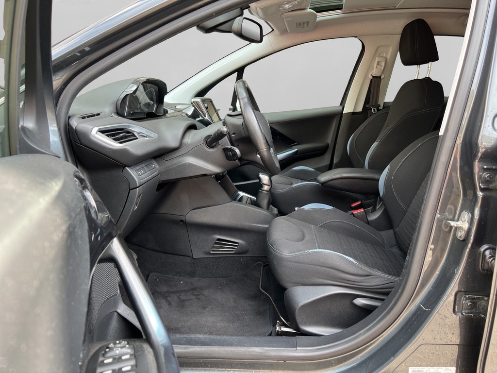 PEUGEOT 208 1.6 VTI Intuitive-image-8