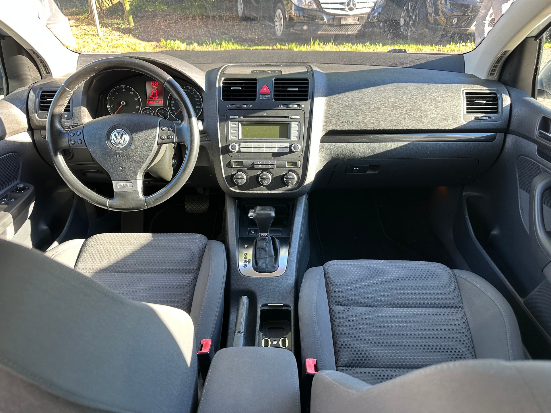 VW Golf 1.4 TSI GT Sport DSG-image-9