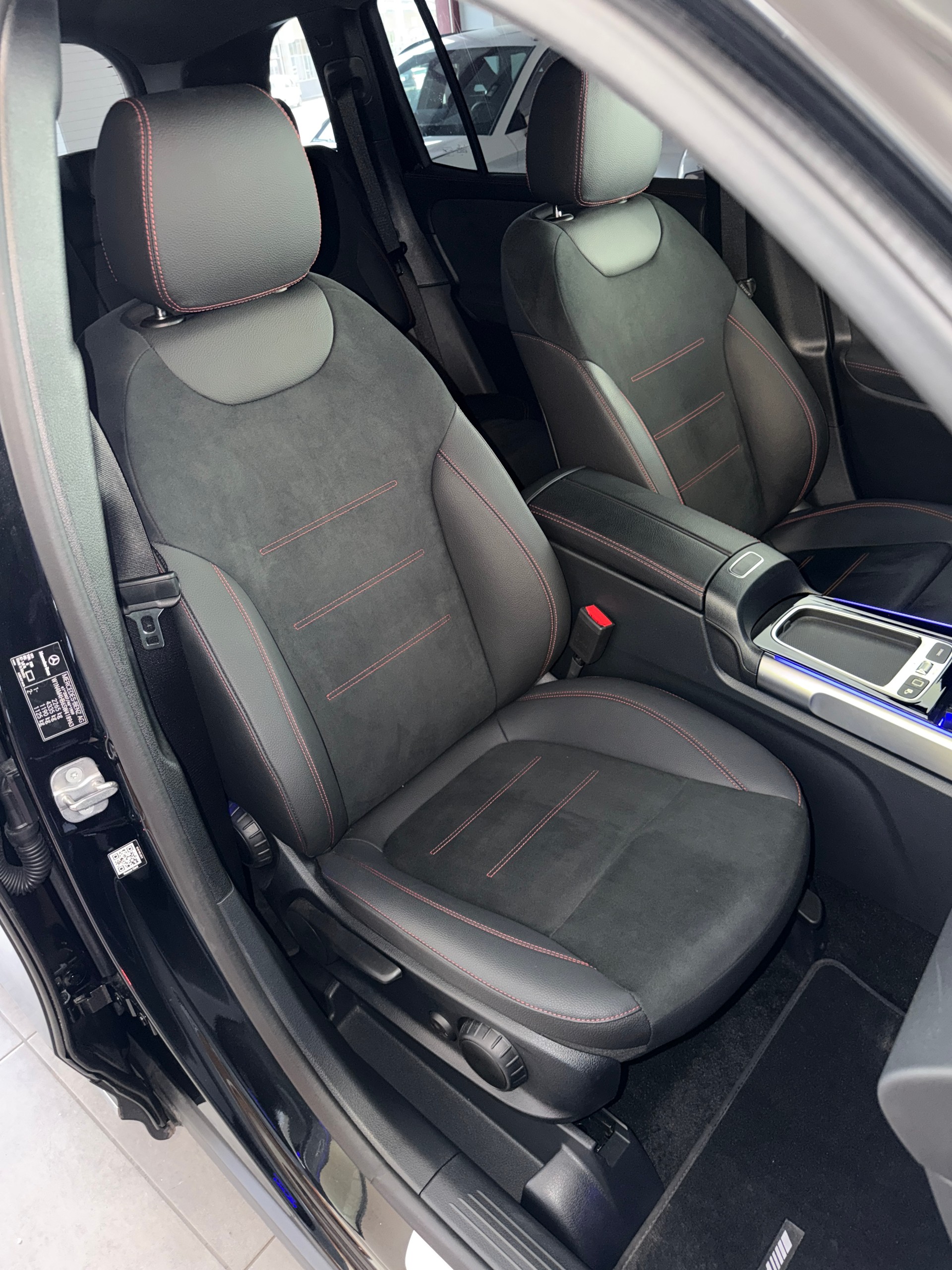 MERCEDES-BENZ GLB 250 4Matic 8G-Tronic AMG LINE-image-13