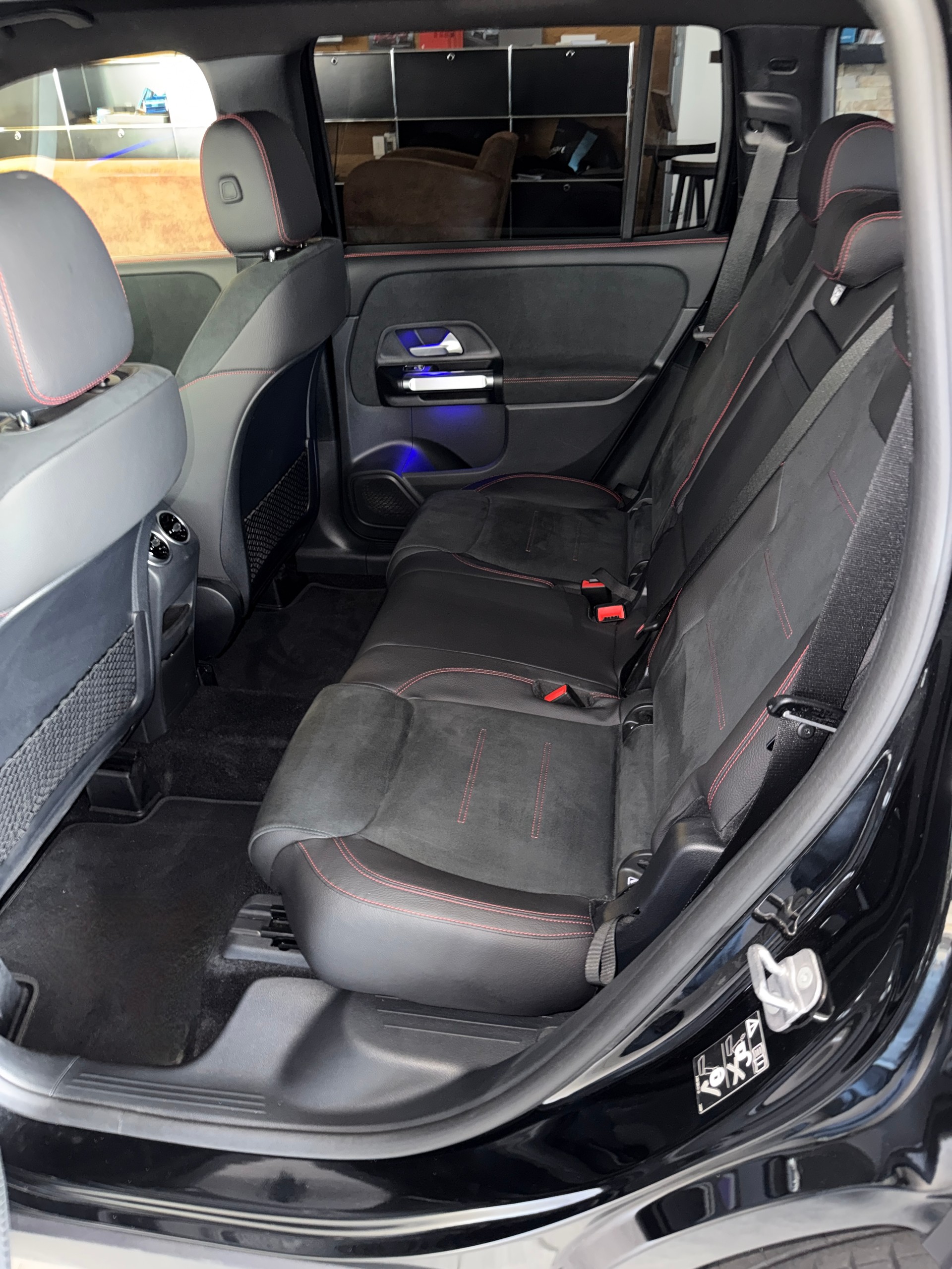 MERCEDES-BENZ GLB 250 4Matic 8G-Tronic AMG LINE-image-11