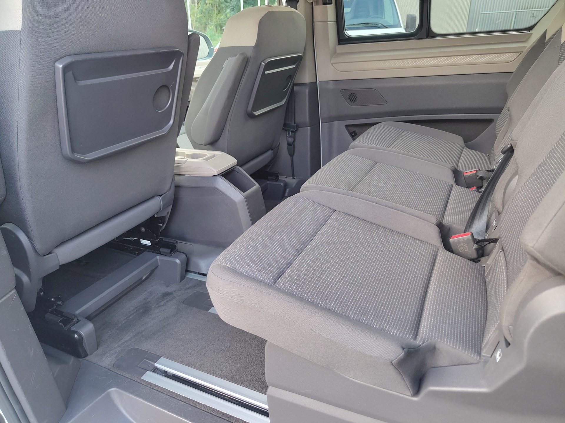 VW Multivan 1.5 TSI Liberty DSG-image-11