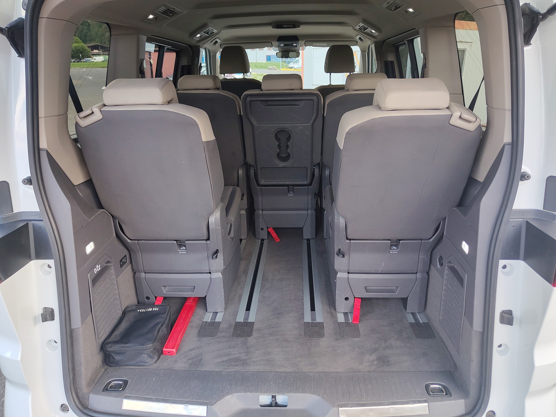 VW Multivan 1.5 TSI Liberty DSG-image-16