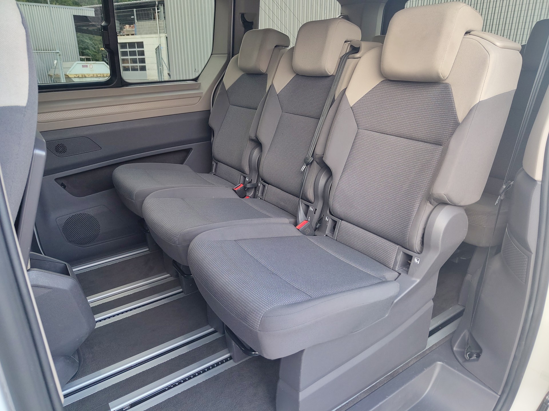VW Multivan 1.5 TSI Liberty DSG-image-10