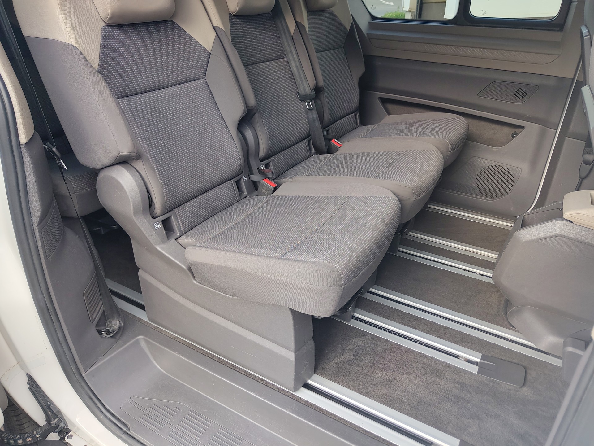 VW Multivan 1.5 TSI Liberty DSG-image-8