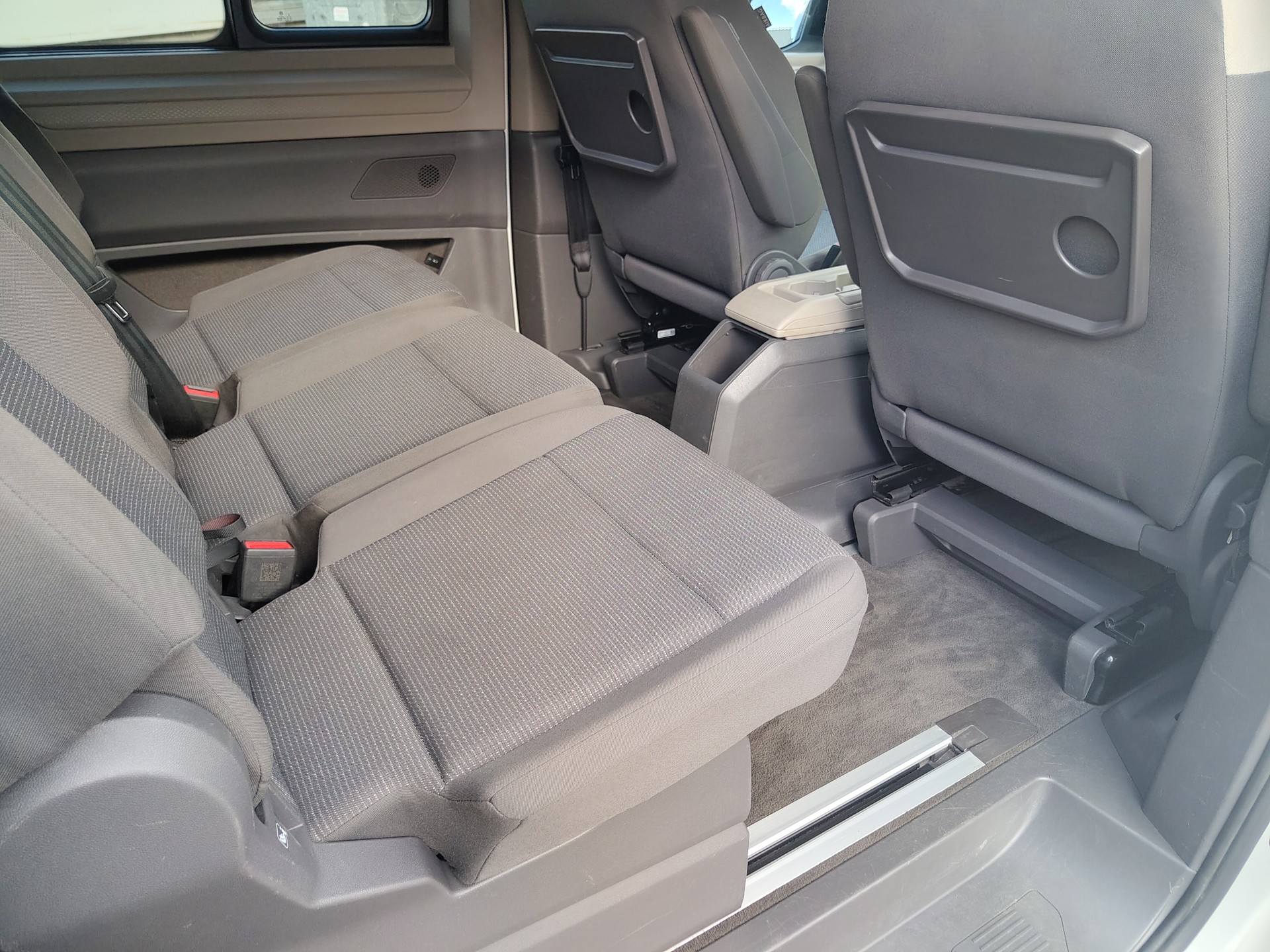 VW Multivan 1.5 TSI Liberty DSG-image-9