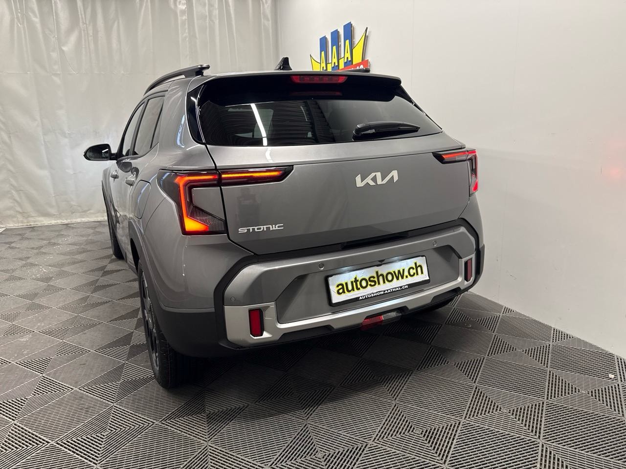 KIA Stonic 1.0 T-GD MHEV Power DCT-image-10