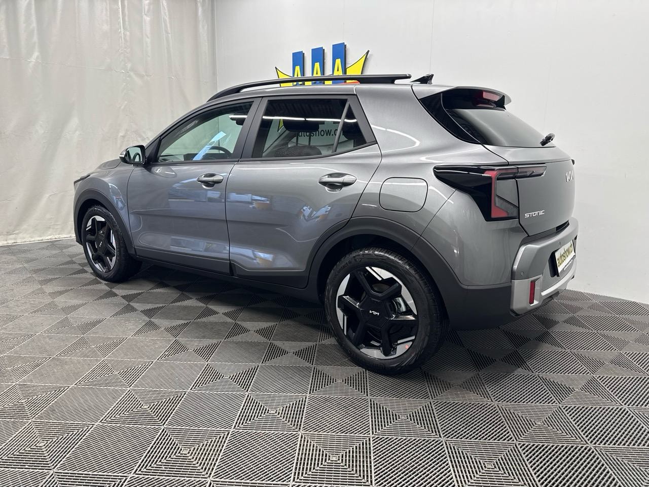 KIA Stonic 1.0 T-GD MHEV Power DCT-image-1