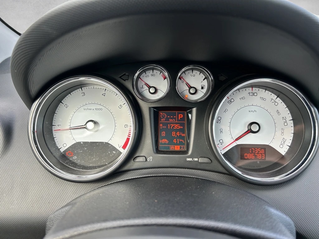 PEUGEOT 308 CC 1.6 16V Turbo Sport Pack Automatic-image-15