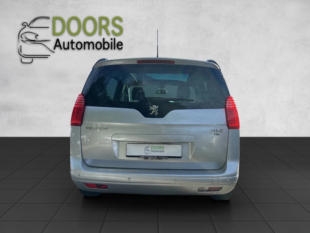 PEUGEOT 5008 1.6 16V T Sport Pack-image-4