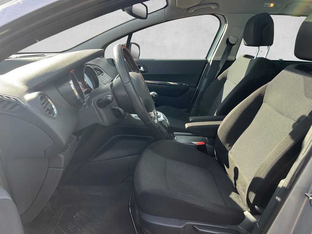 PEUGEOT 5008 1.6 16V T Sport Pack-image-8