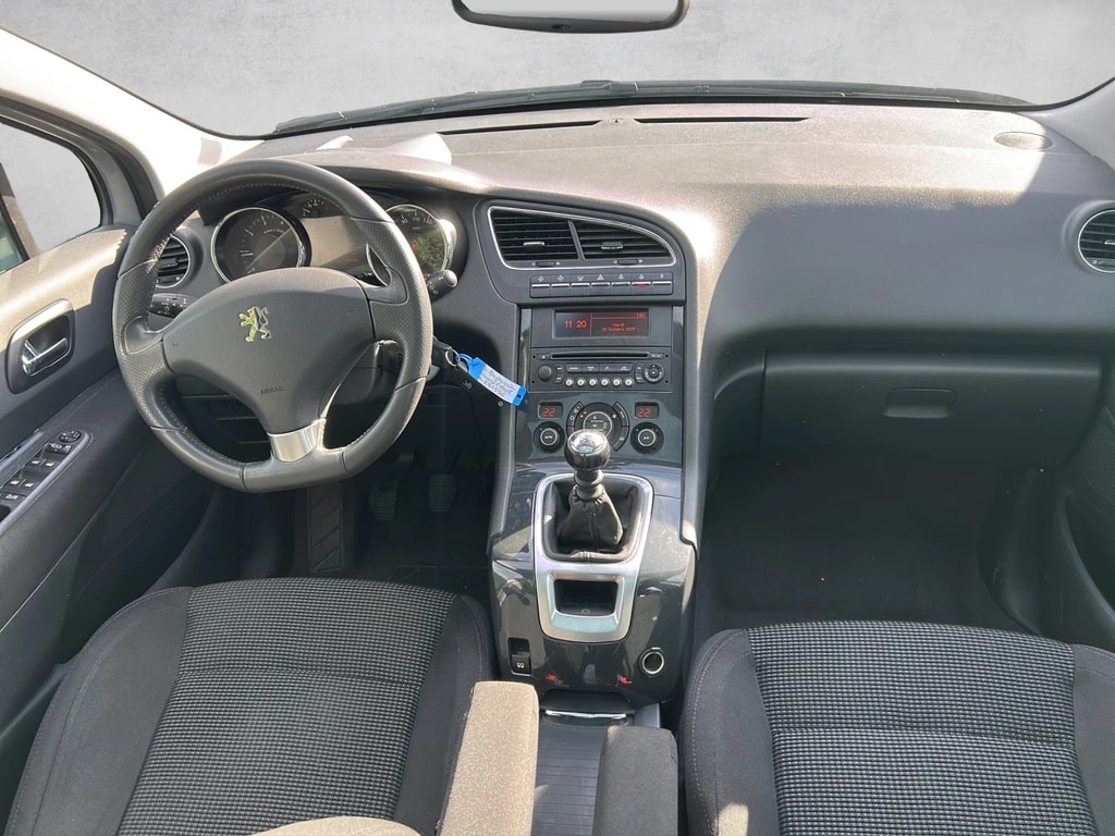 PEUGEOT 5008 1.6 16V T Sport Pack-image-10