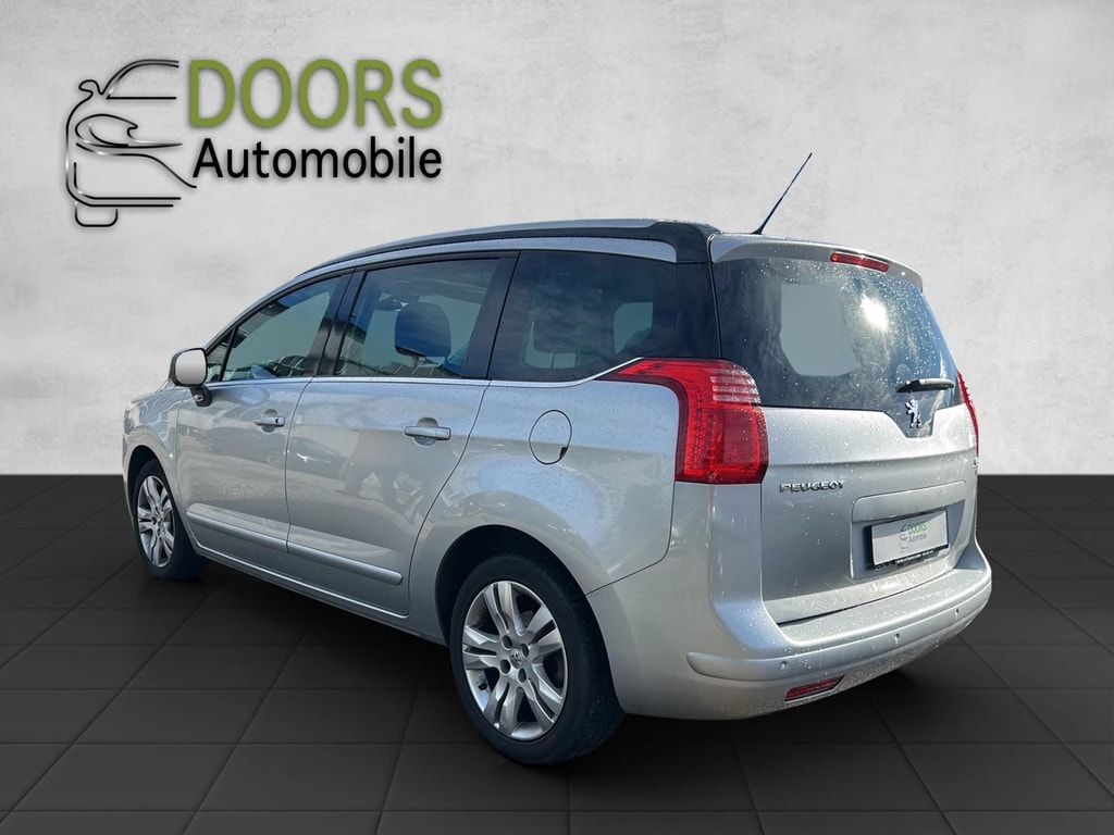 PEUGEOT 5008 1.6 16V T Sport Pack-image-3